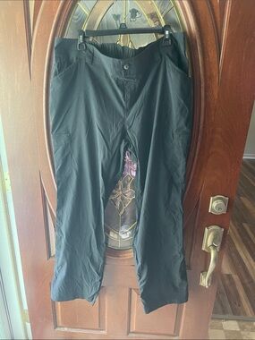 Duluth dry on the fly Black Outdoor Cargo Pants 18x33